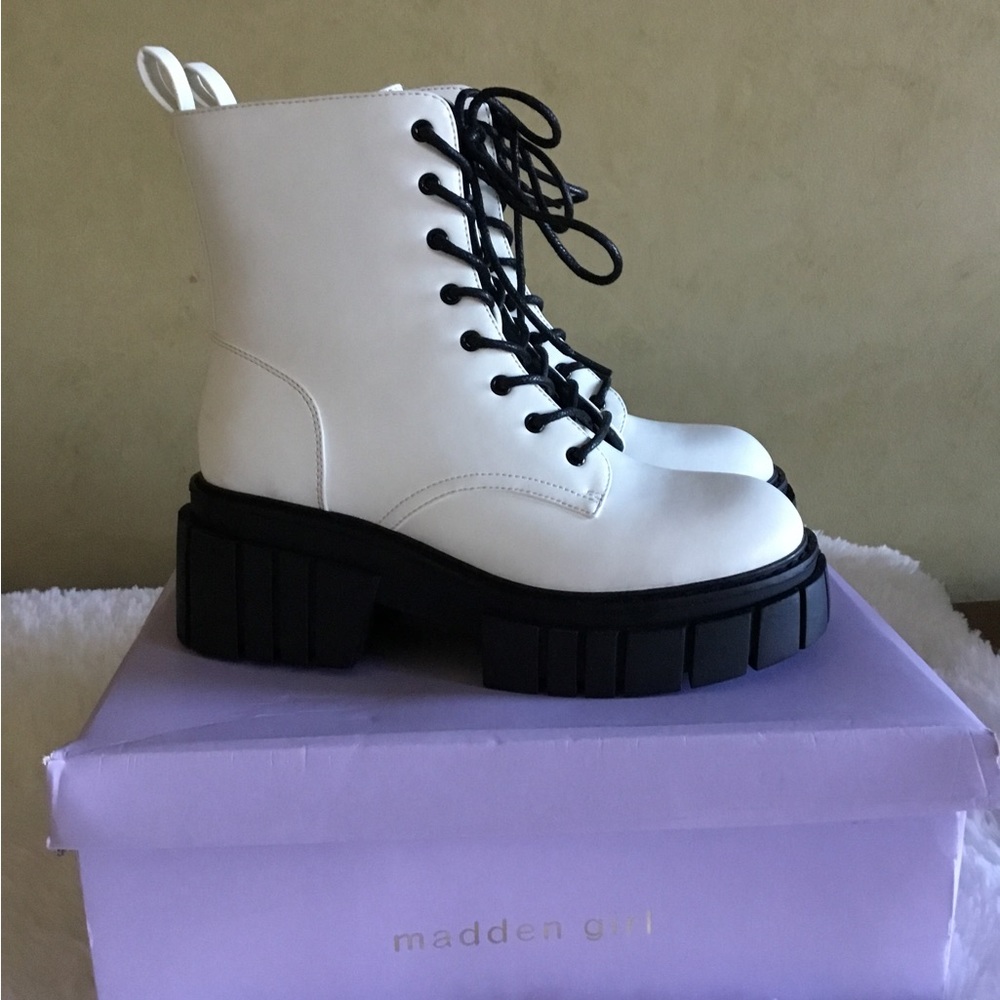 MADDEN GIRL PHILLY LUG SOLE BOOTS